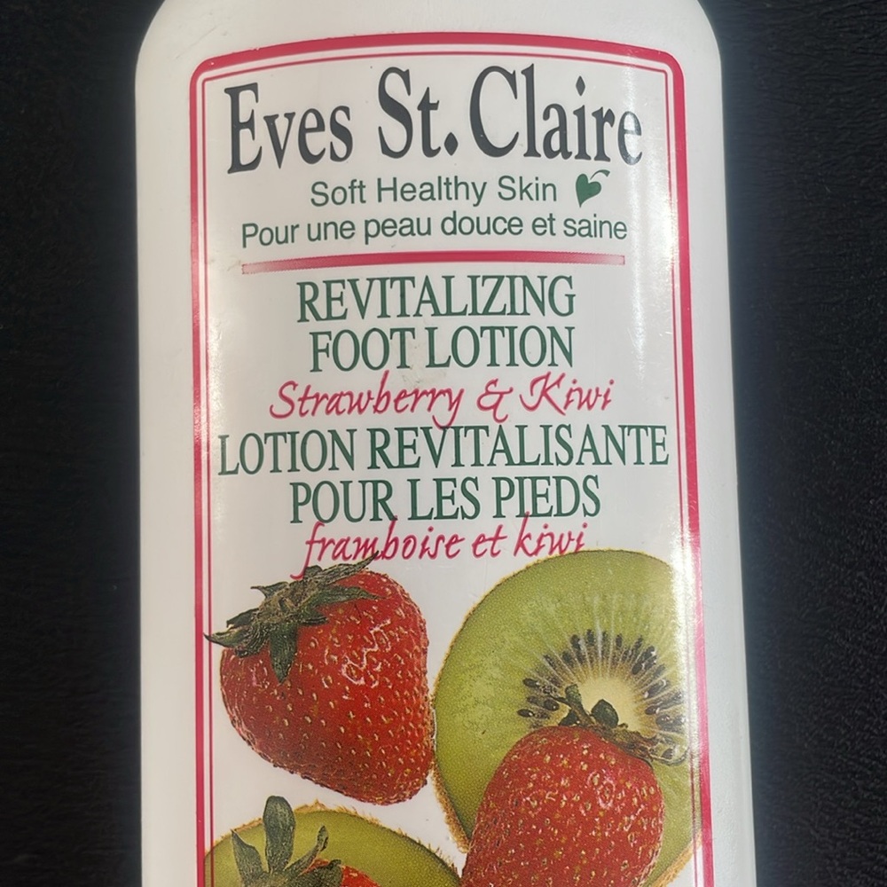 Eves St. Claire Revitalizing Anti-Bacterial Foot Lotion Strawberry and Kiwi - Picture 2 of 6